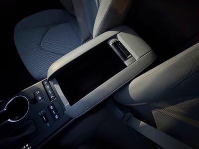 2022 Toyota Highlander LE   - Photo 47 - Frederick, MD 21702