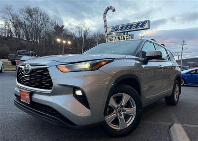 2022 Toyota Highlander LE   - Photo 5 - Frederick, MD 21702