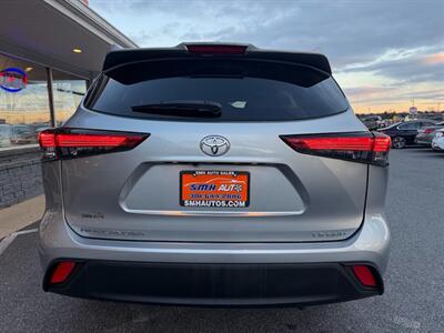 2022 Toyota Highlander LE   - Photo 11 - Frederick, MD 21702