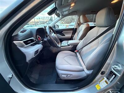 2022 Toyota Highlander LE   - Photo 3 - Frederick, MD 21702