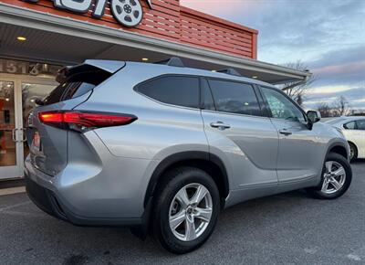2022 Toyota Highlander LE   - Photo 22 - Frederick, MD 21702