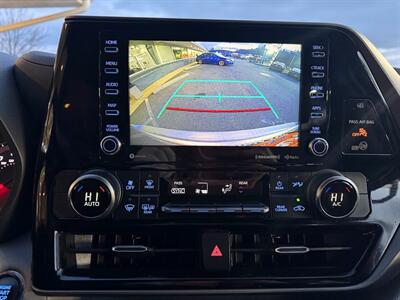 2022 Toyota Highlander LE   - Photo 9 - Frederick, MD 21702