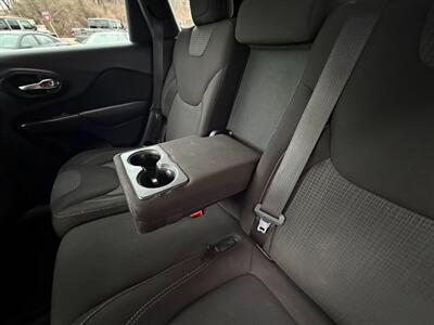 2017 Jeep Cherokee Latitude   - Photo 19 - Frederick, MD 21702