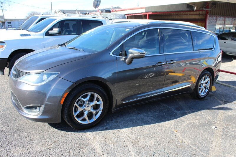 2017 Chrysler Pacifica Limited  