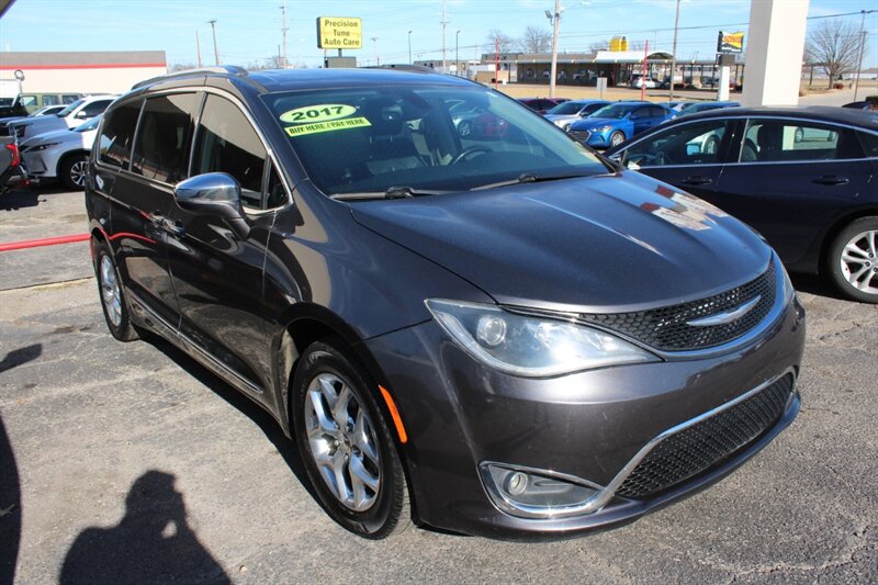 2017 Chrysler Pacifica Limited  