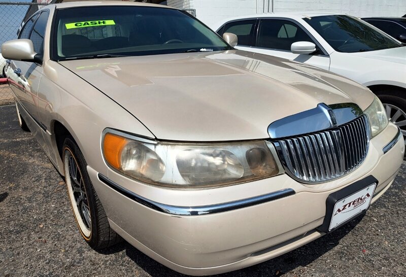 1999 Lincoln Town Car Cartier  