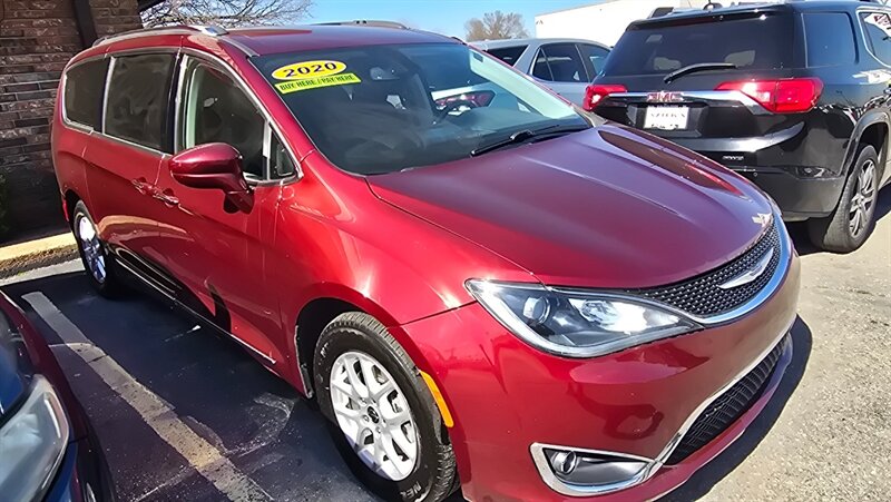 2020 Chrysler Pacifica Touring L  