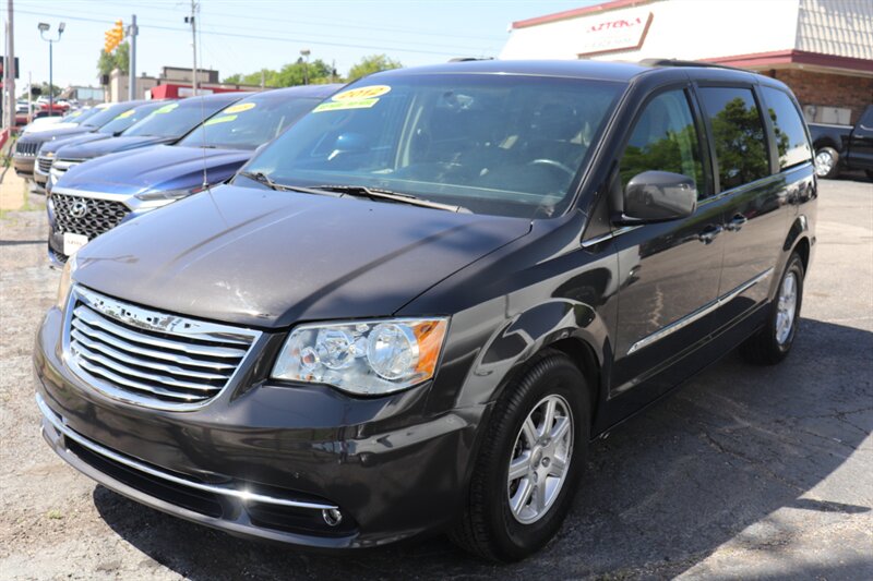 2012 Chrysler Town & Country Touring  
