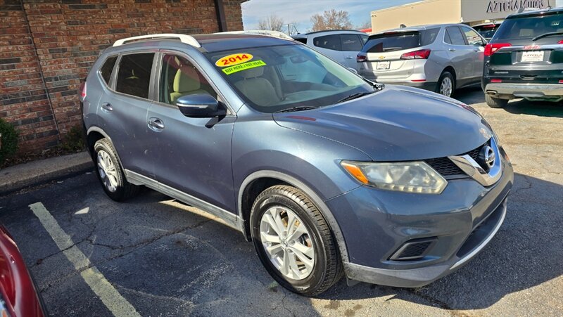 2014 Nissan Rogue SV  