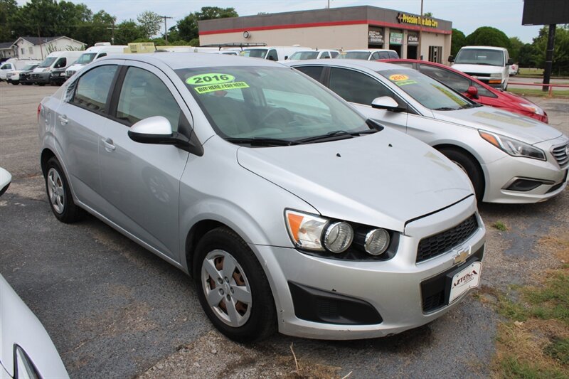 2016 Chevrolet Sonic LS Auto  