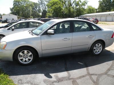 2005 Ford Five Hundred SEL   - Photo 1 - Chandler, IN 47610