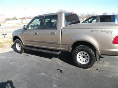 2001 Ford F-150 Lariat   - Photo 1 - Chandler, IN 47610