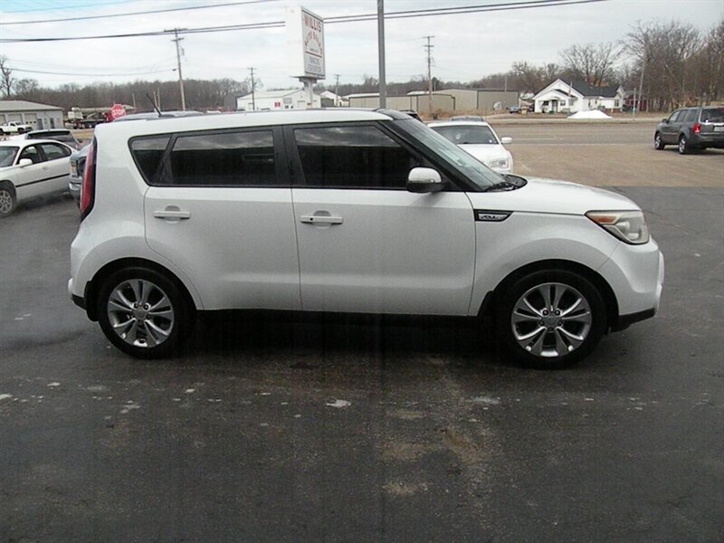 2016 Kia Soul !   - Photo 1 - Chandler, IN 47610