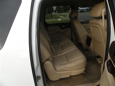 2011 GMC Yukon Denali   - Photo 4 - Chandler, IN 47610