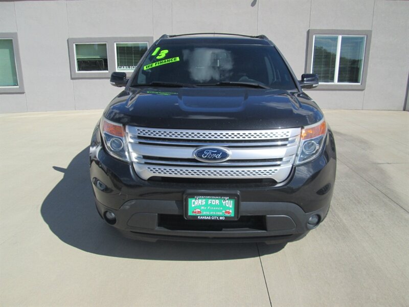 2013 Ford Explorer XLT   - Photo 2 - Pleasant Valley, MO 64068