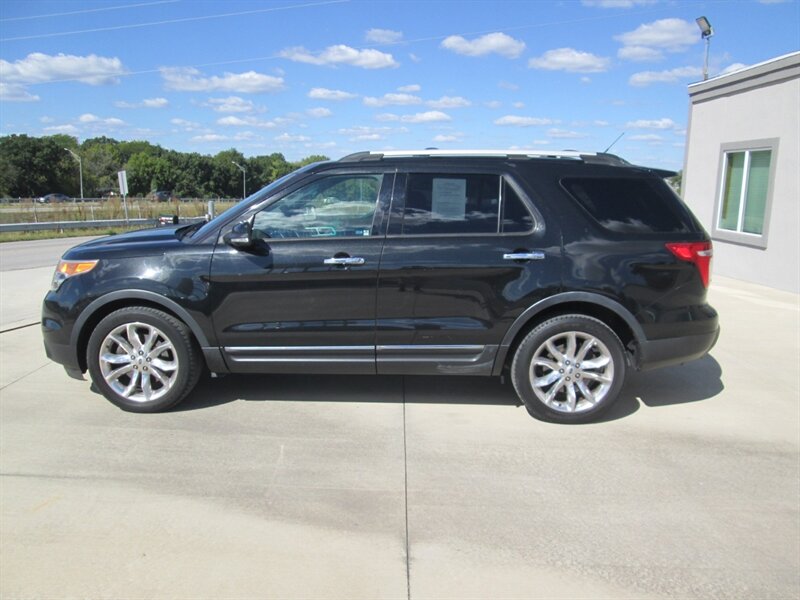 2013 Ford Explorer XLT   - Photo 8 - Pleasant Valley, MO 64068