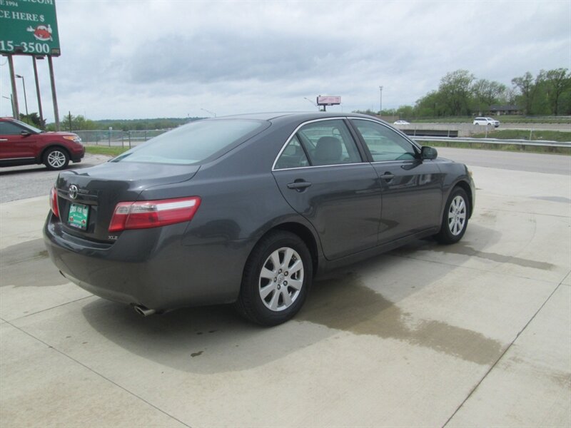 2009 Toyota Camry LE V6   - Photo 5 - Pleasant Valley, MO 64068