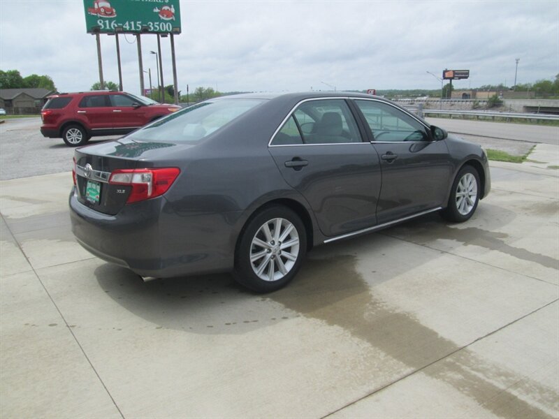 2012 Toyota Camry   - Photo 5 - Pleasant Valley, MO 64068