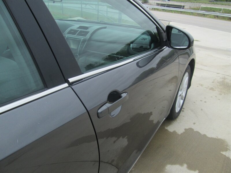 2012 Toyota Camry   - Photo 32 - Pleasant Valley, MO 64068