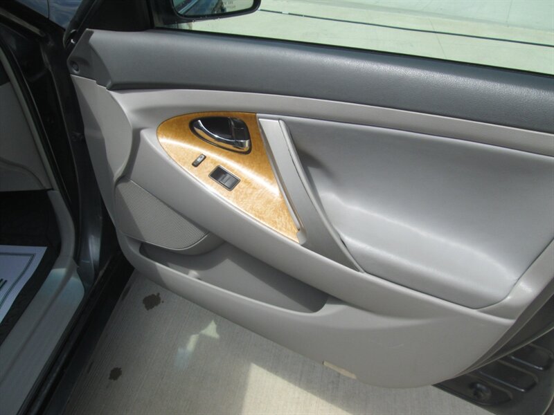 2007 Toyota Camry   - Photo 16 - Pleasant Valley, MO 64068