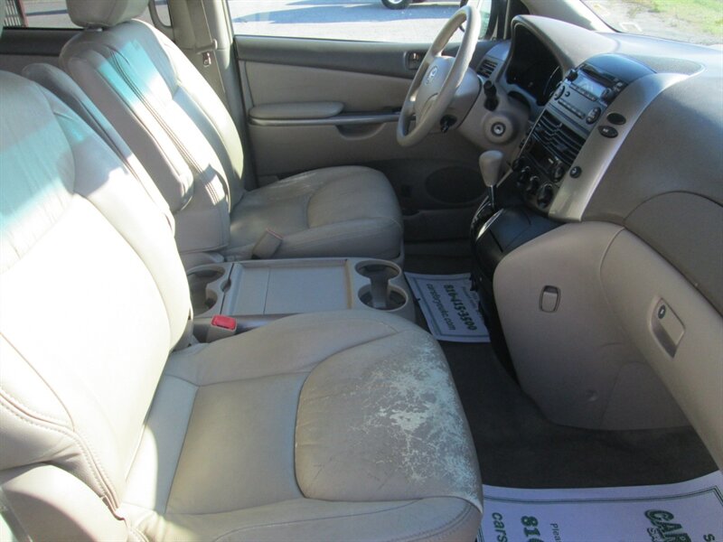 2009 Toyota Sienna CE 7-Passenger   - Photo 15 - Pleasant Valley, MO 64068