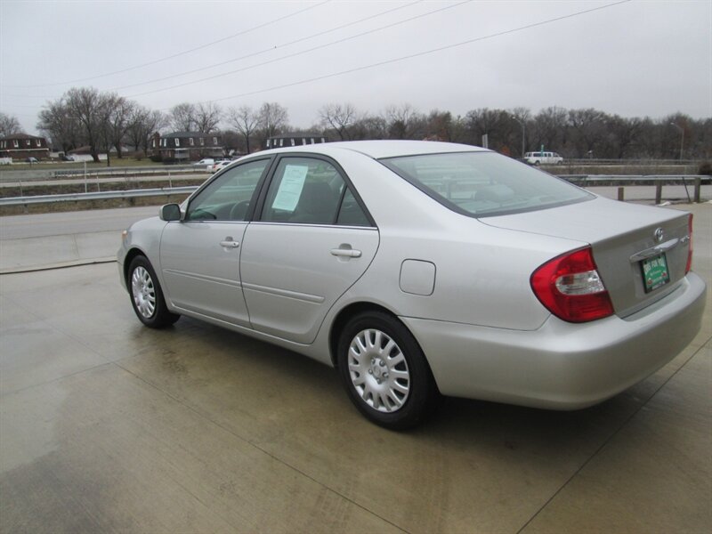 2002 Toyota Camry LE   - Photo 7 - Pleasant Valley, MO 64068