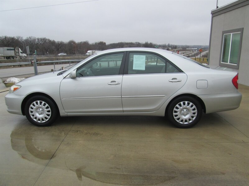 2002 Toyota Camry LE   - Photo 8 - Pleasant Valley, MO 64068