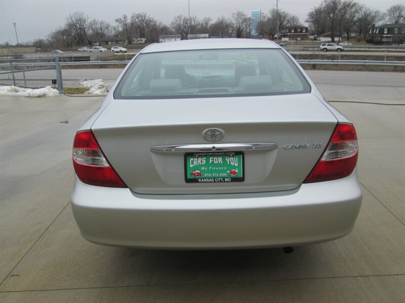 2002 Toyota Camry LE   - Photo 6 - Pleasant Valley, MO 64068