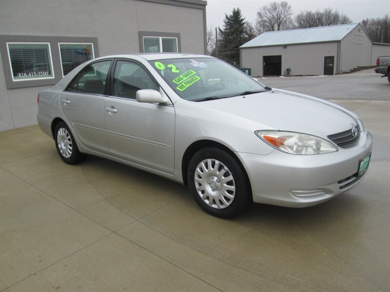 2002 Toyota Camry LE   - Photo 3 - Pleasant Valley, MO 64068