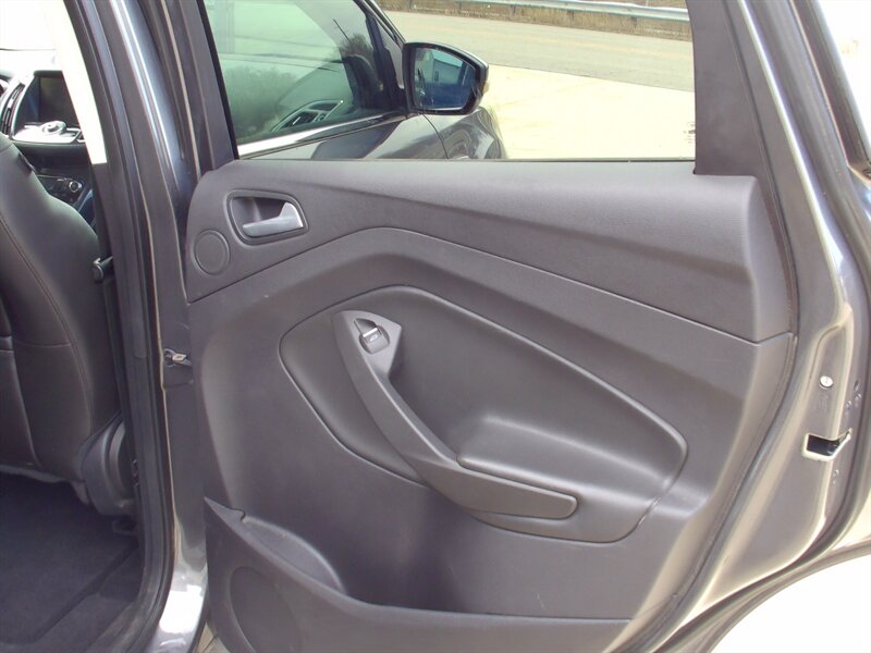 2013 Ford Escape Titanium - Photo 18 - Pleasant Valley, MO 64068