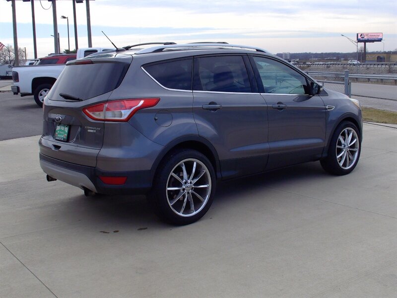 2013 Ford Escape Titanium - Photo 5 - Pleasant Valley, MO 64068