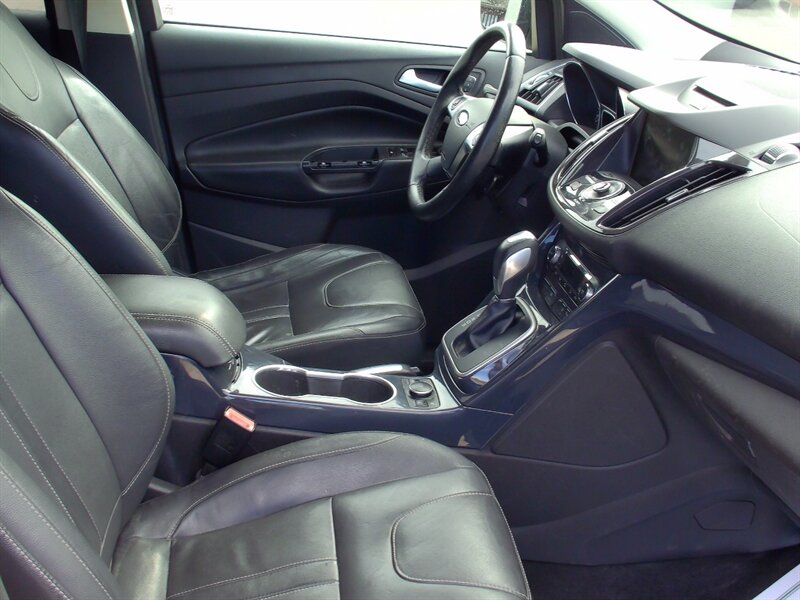 2013 Ford Escape Titanium - Photo 15 - Pleasant Valley, MO 64068