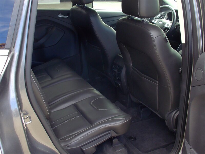 2013 Ford Escape Titanium - Photo 17 - Pleasant Valley, MO 64068