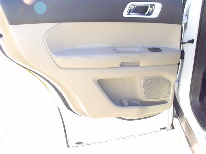 2013 Ford Explorer XLT   - Photo 13 - Pleasant Valley, MO 64068