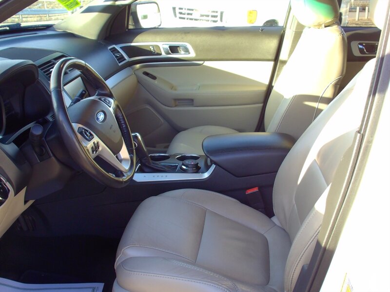 2013 Ford Explorer XLT   - Photo 10 - Pleasant Valley, MO 64068