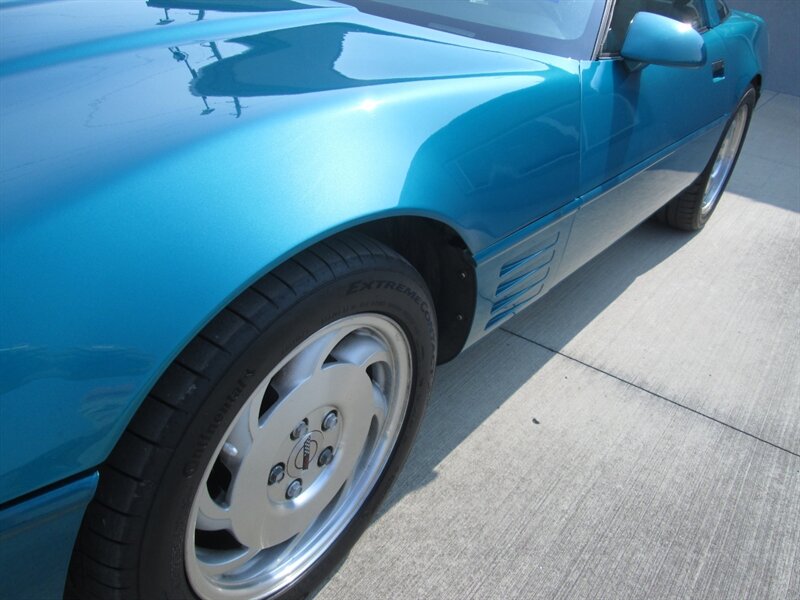 1994 Chevrolet Corvette   - Photo 14 - Pleasant Valley, MO 64068