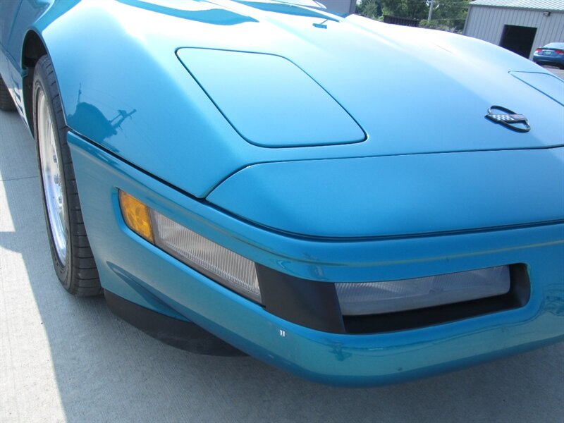 1994 Chevrolet Corvette   - Photo 16 - Pleasant Valley, MO 64068