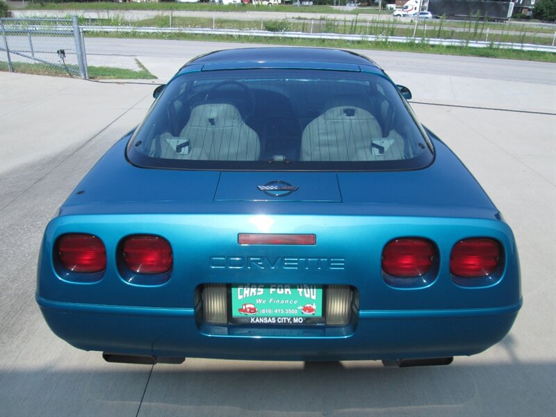 1994 Chevrolet Corvette   - Photo 6 - Pleasant Valley, MO 64068