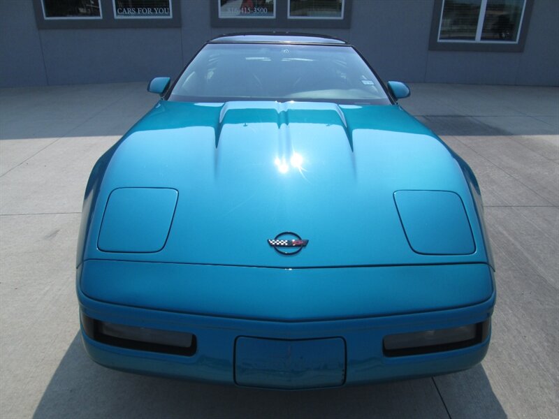 1994 Chevrolet Corvette   - Photo 2 - Pleasant Valley, MO 64068