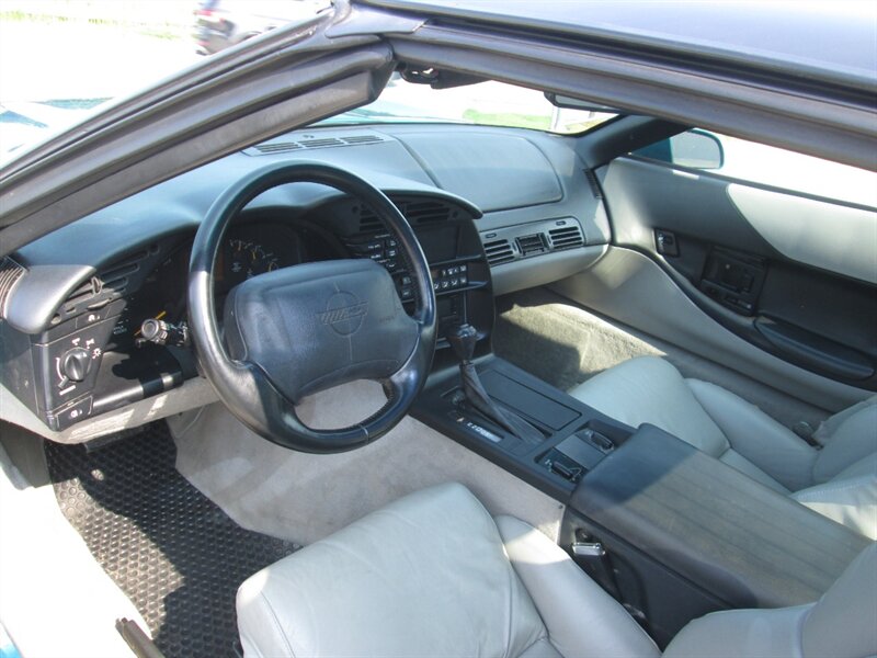 1994 Chevrolet Corvette   - Photo 9 - Pleasant Valley, MO 64068