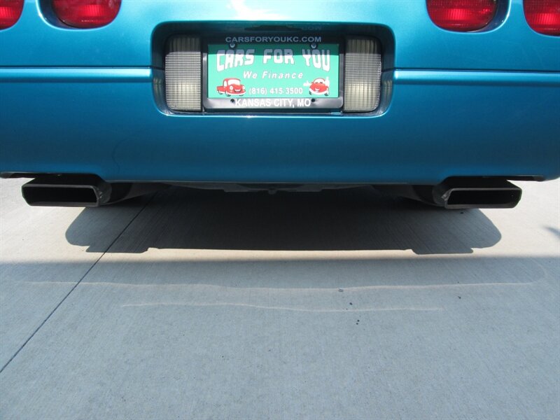 1994 Chevrolet Corvette   - Photo 21 - Pleasant Valley, MO 64068