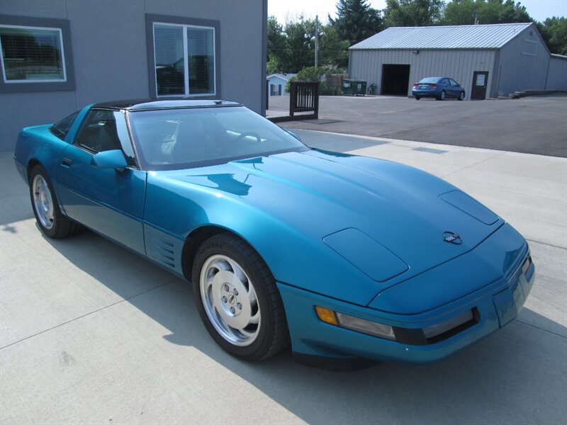 1994 Chevrolet Corvette   - Photo 3 - Pleasant Valley, MO 64068