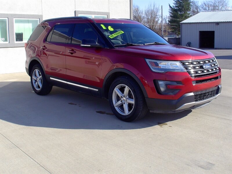 2016 Ford Explorer XLT - Photo 3 - Pleasant Valley, MO 64068