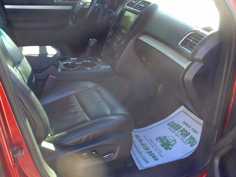 2016 Ford Explorer XLT - Photo 15 - Pleasant Valley, MO 64068