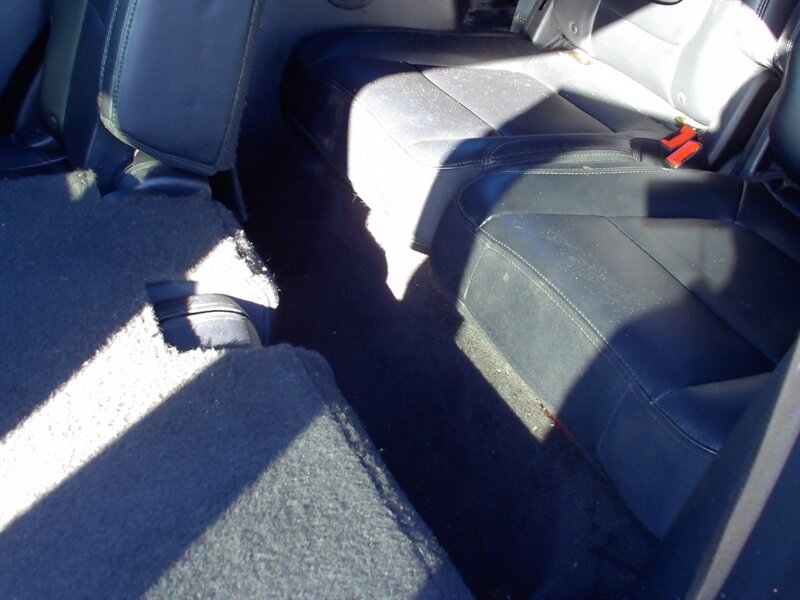 2016 Ford Explorer XLT - Photo 14 - Pleasant Valley, MO 64068