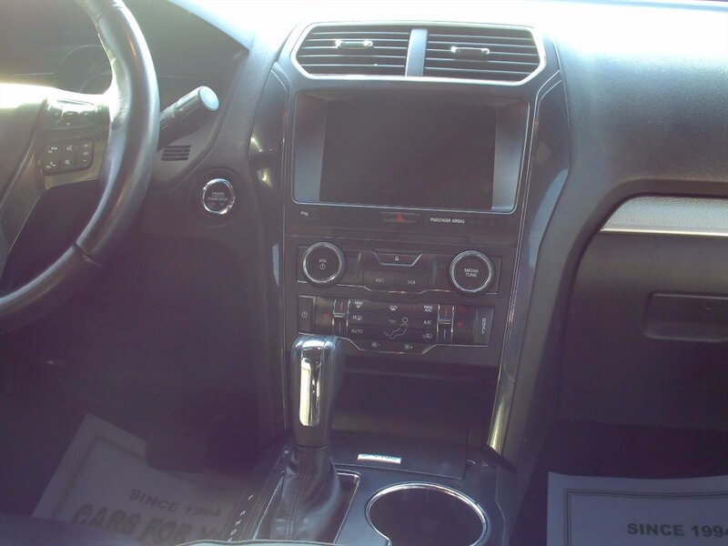 2016 Ford Explorer XLT - Photo 21 - Pleasant Valley, MO 64068