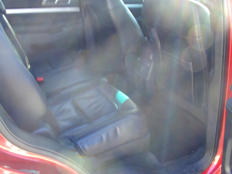 2016 Ford Explorer XLT - Photo 18 - Pleasant Valley, MO 64068