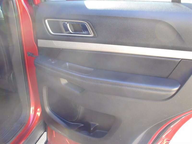 2016 Ford Explorer XLT - Photo 19 - Pleasant Valley, MO 64068