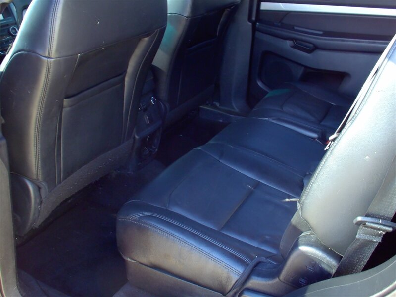 2016 Ford Explorer XLT - Photo 12 - Pleasant Valley, MO 64068