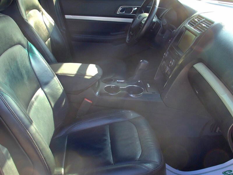 2016 Ford Explorer XLT - Photo 16 - Pleasant Valley, MO 64068